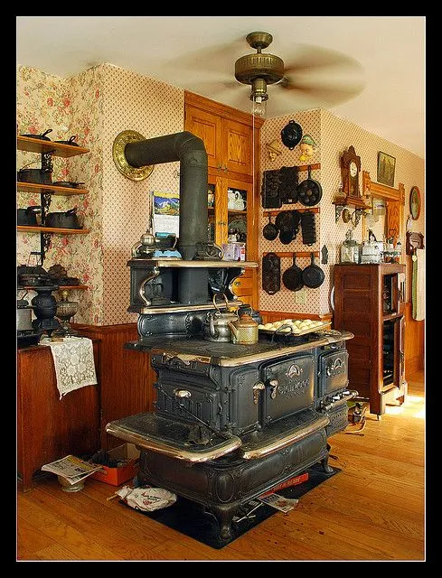 /img/10740-vintage-decor-kitchen.webp