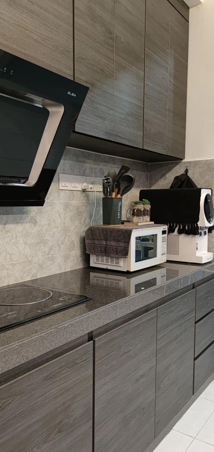 10782 grey countertops kitchen