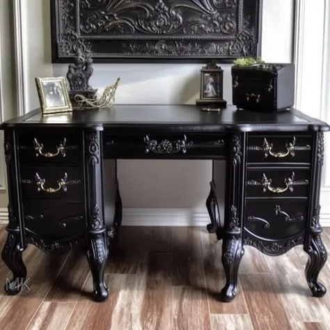 10810 gothic desk space