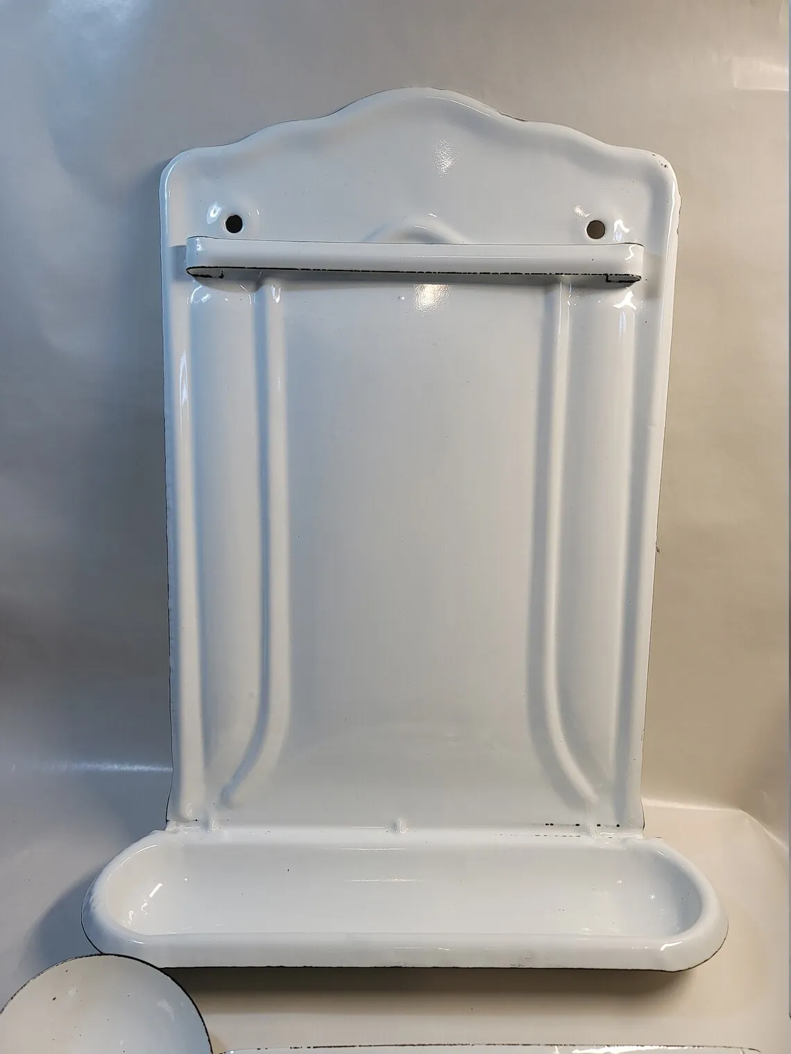 10894 enamelware kitchen decor overview