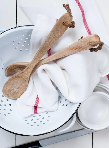 10912 rustic red kitchen image6