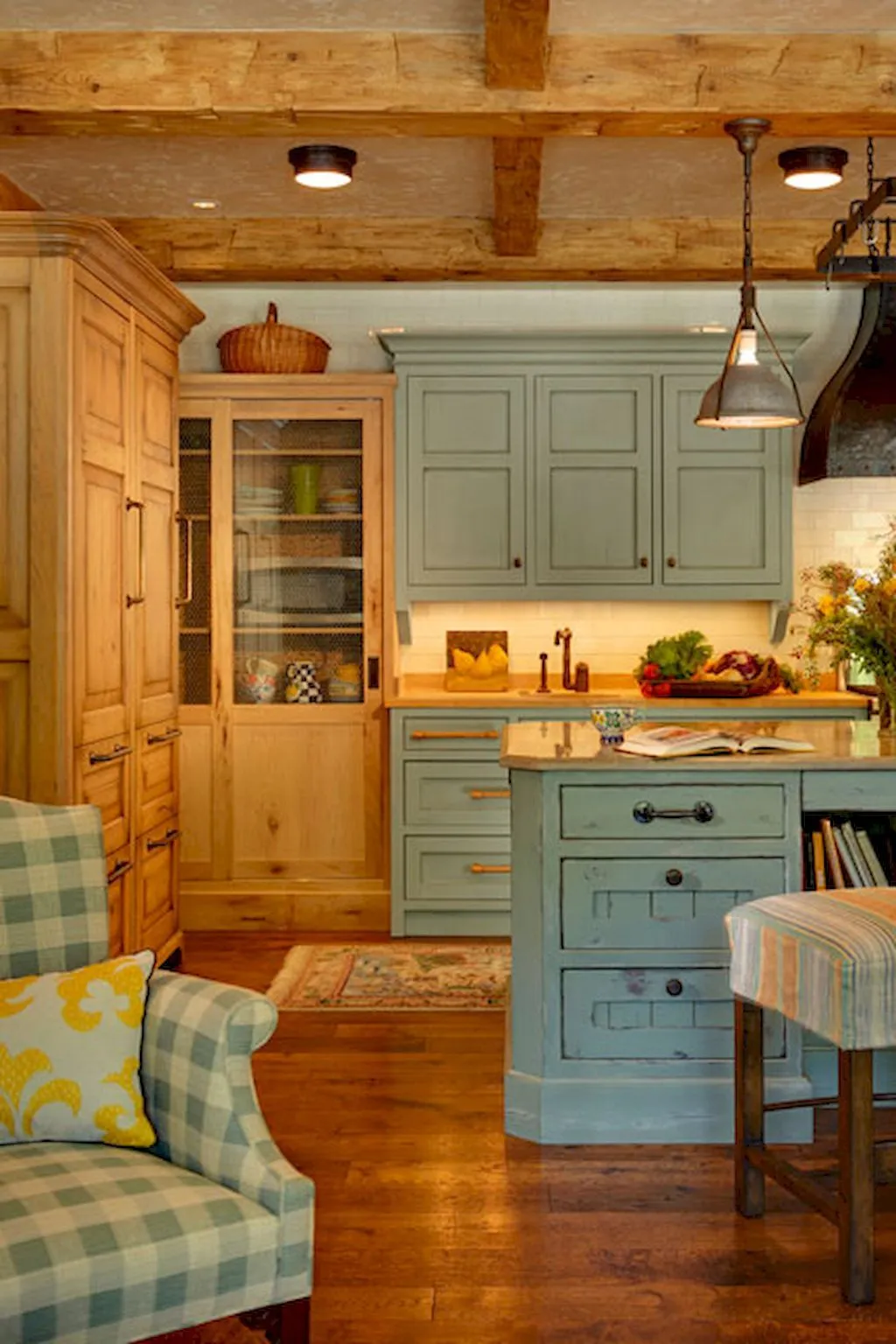 10934 cozy red farmhouse kitchen