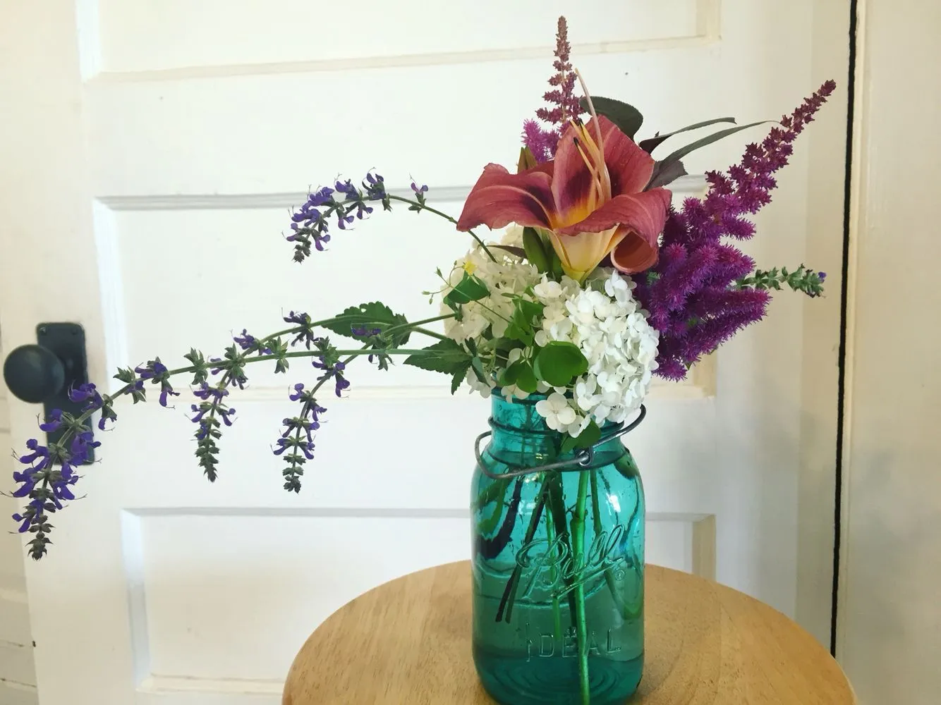 10937 summer kitchen vases colorful